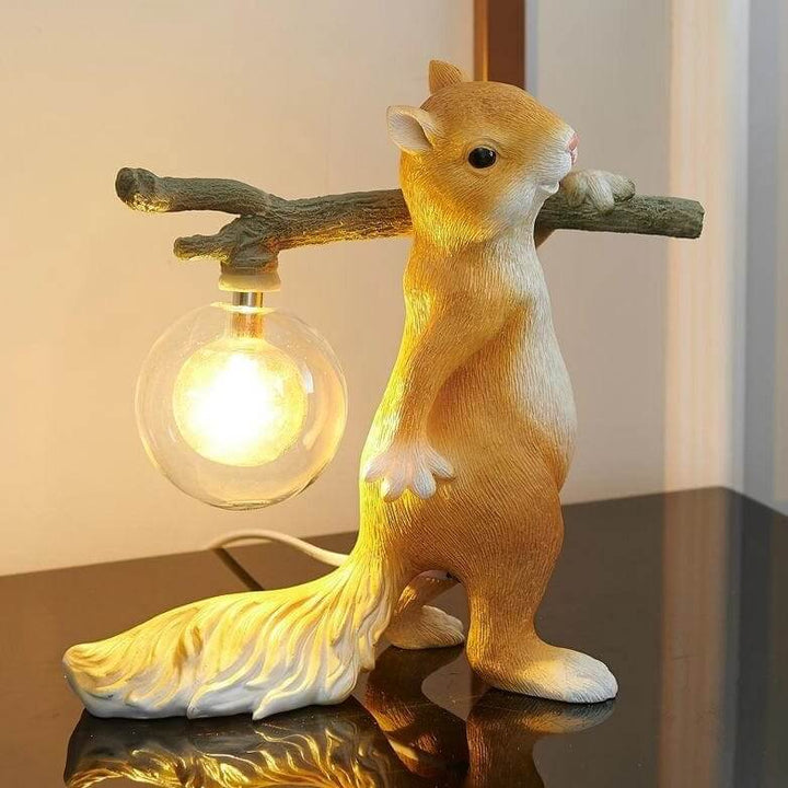 Dekorative Eichhörnchen Tischlampe mit LED