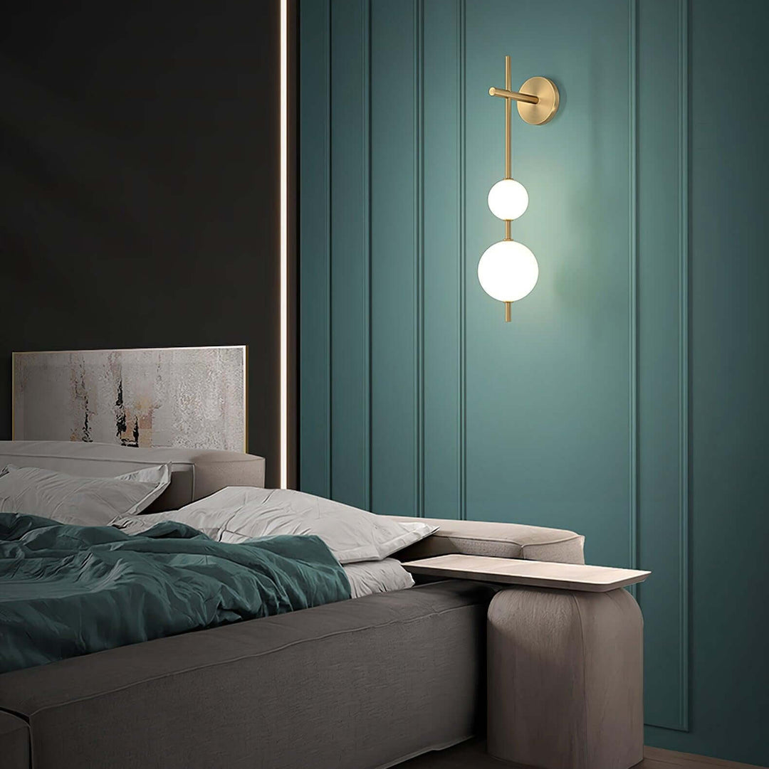 Vertikale Kugel-Wandleuchte Goldoptik