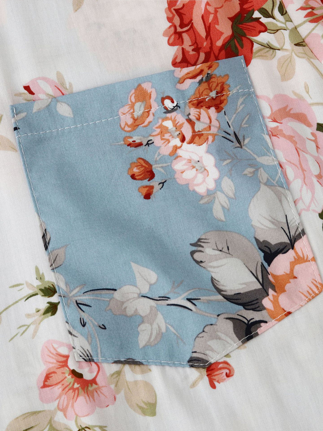 Casual men's Kashmir floral short sleeve shirt. Button-down, ideal for stylish summer outfits.