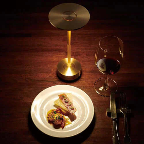 Dimmbare LED Tischleuchte, USB Akkulampe