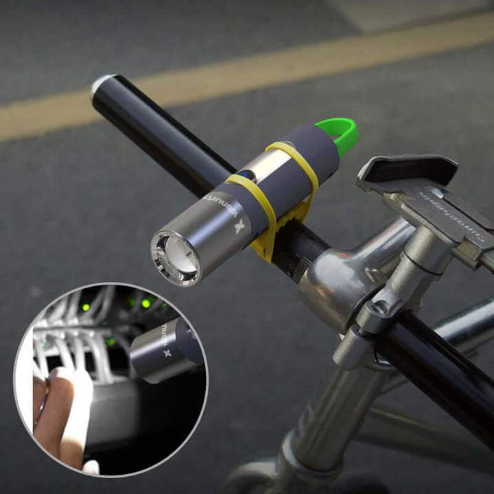 Wiederaufladbare LED Taschenlampe, Zoombar