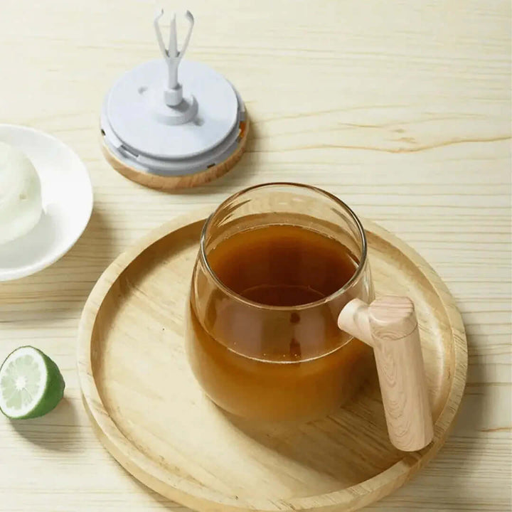 Selbstumrührende Tasse mit Holzdesign – Intelligente Kaffee