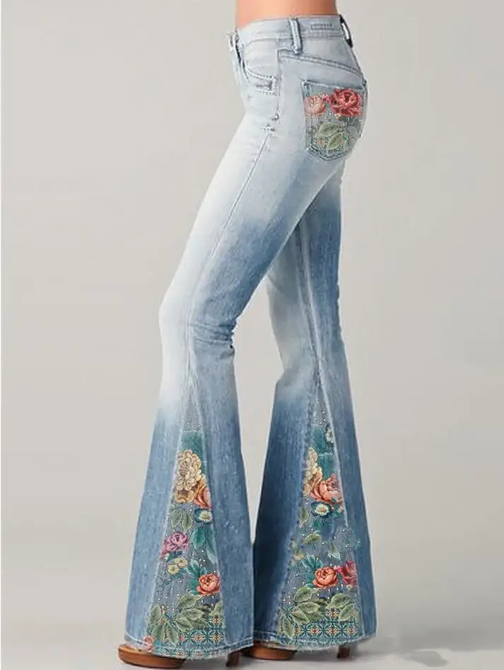 Schlagjeans mit floralen Details