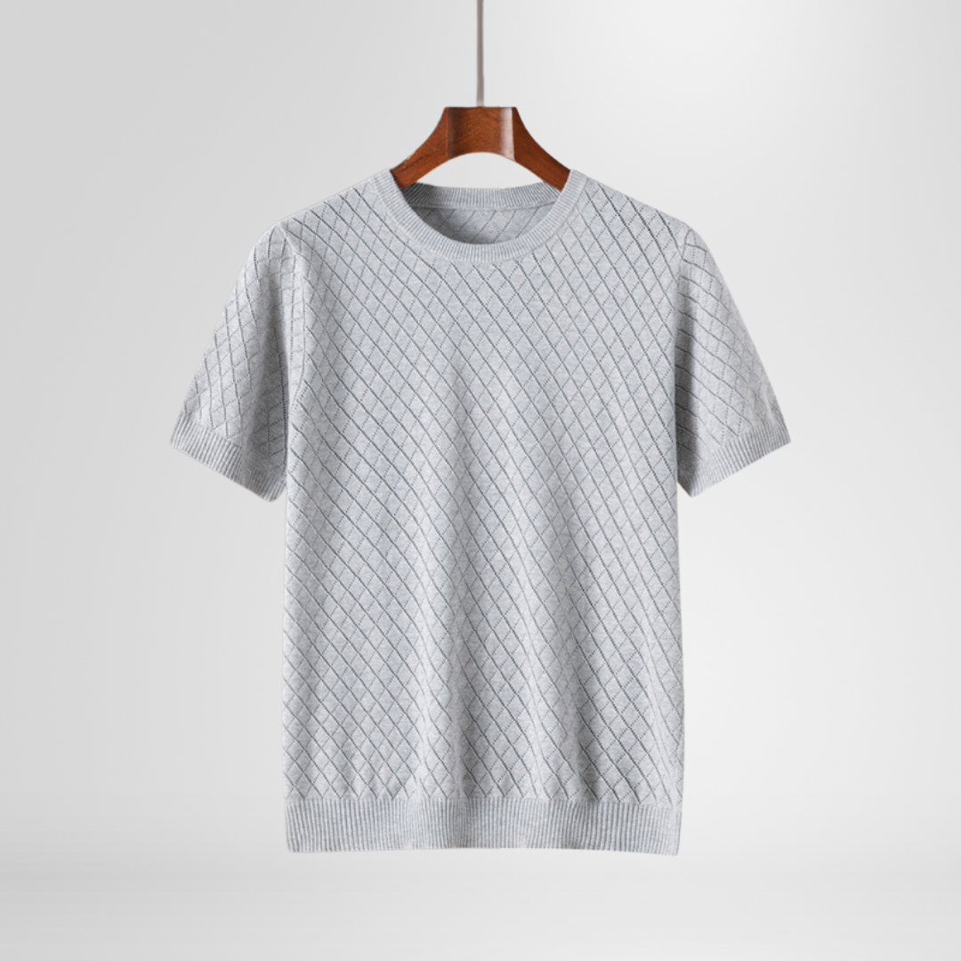 Comfortable men's crewneck sweater featuring a unique diamond texture, ideal long-sleeve top for fall and winter.
