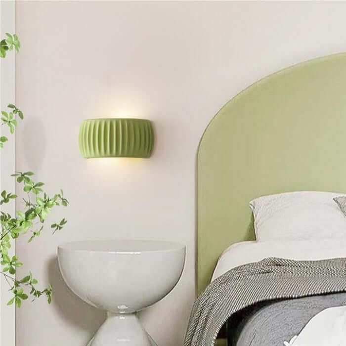 Gerippte Harz Wandleuchte Art Deco Stil