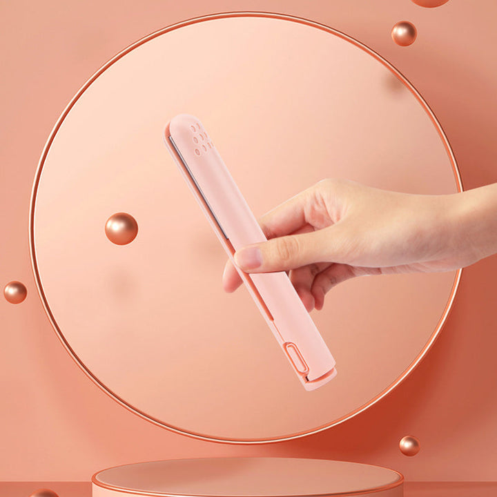 "2-in-1 Haarstyler: Glätteisen & Lockenstab im Einsatz, ergonomisches Design, flexible Frisurenoptionen."