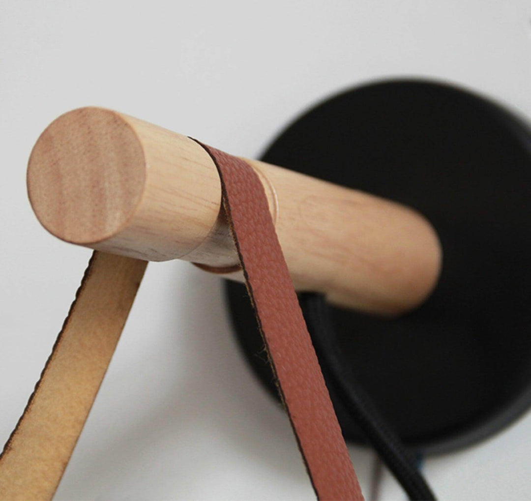 Konische Holz-Wandleuchte