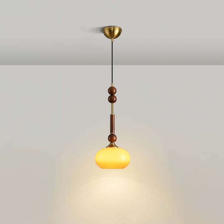 Elegante Pendelleuchte mit Glaslampenschirm