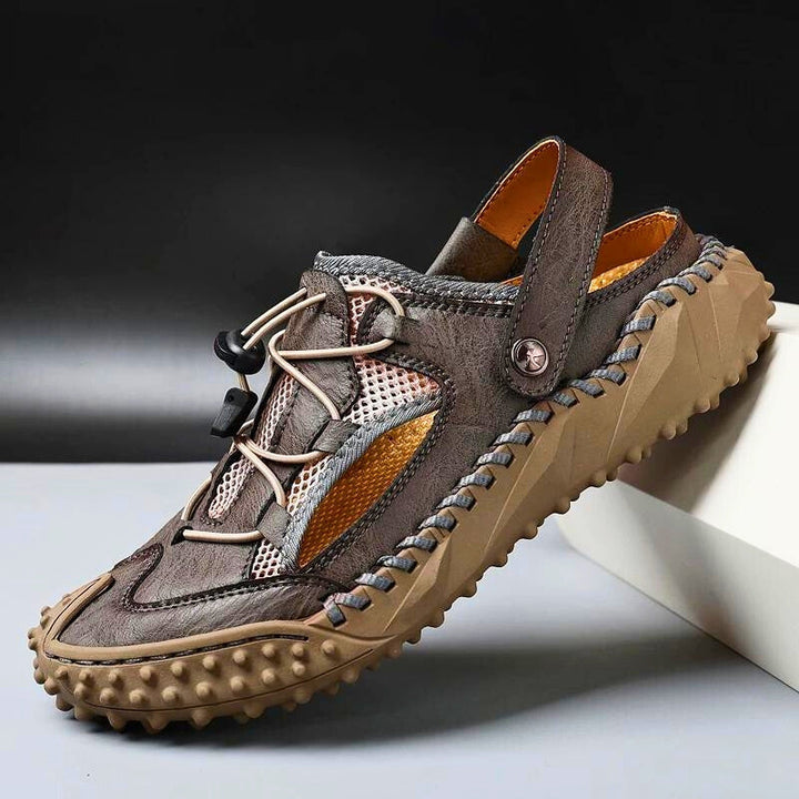 Active men's trail sandals, designed for outdoor adventure with maximum comfort and adjustable, secure fit.