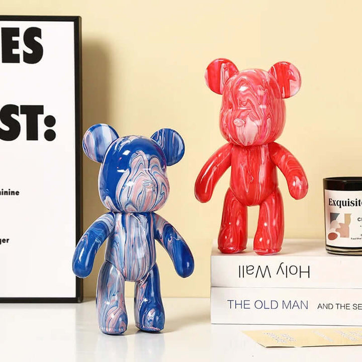 Handbemalter Deko-Bär - Farbenfrohe Wohnraumgestaltung