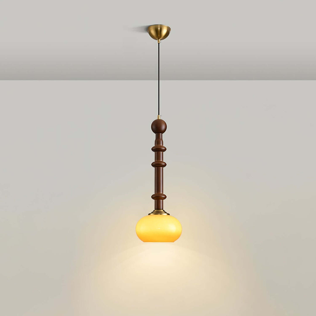 Elegante Pendelleuchte mit Glaslampenschirm