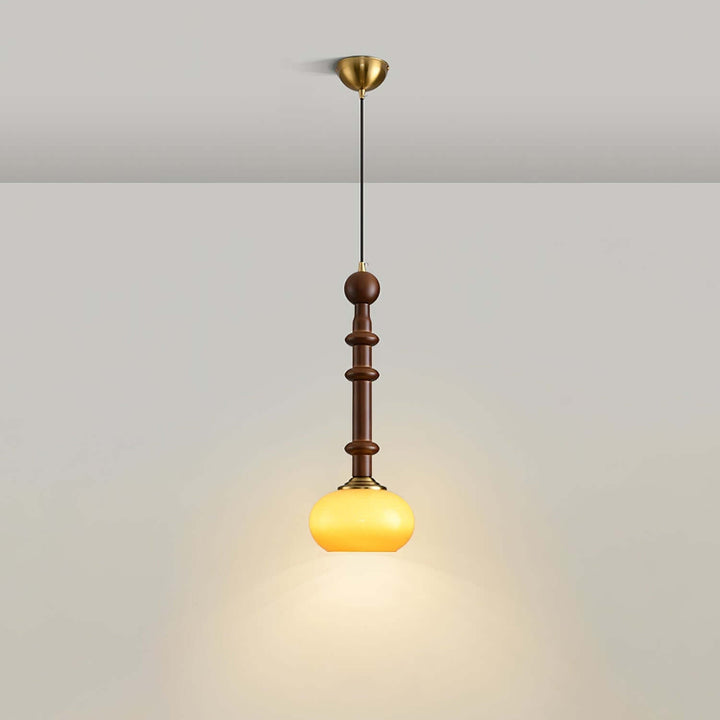 Elegante Pendelleuchte mit Glaslampenschirm