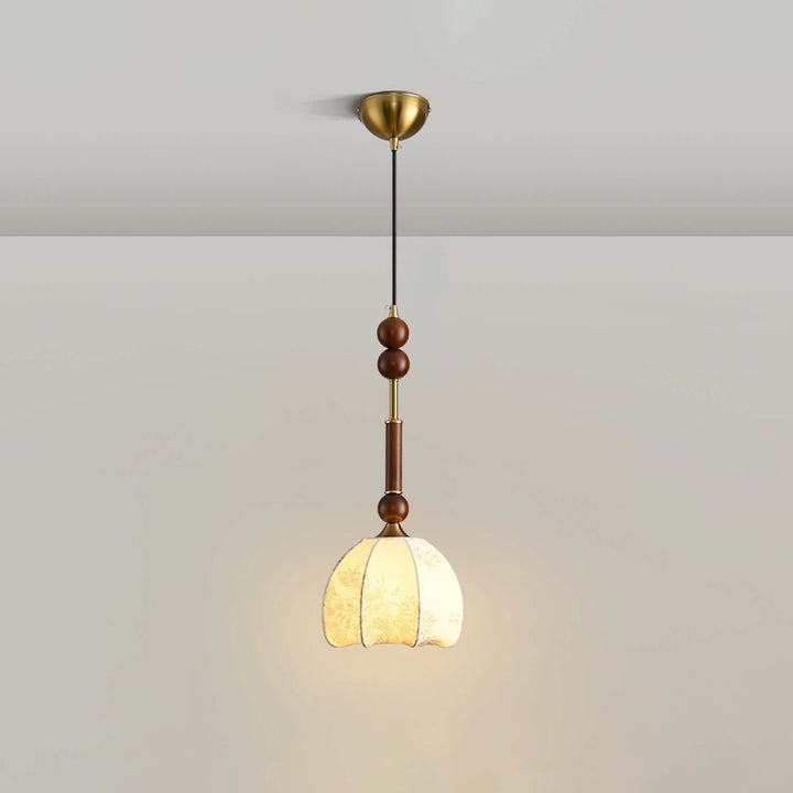 Elegante Pendelleuchte mit Glaslampenschirm