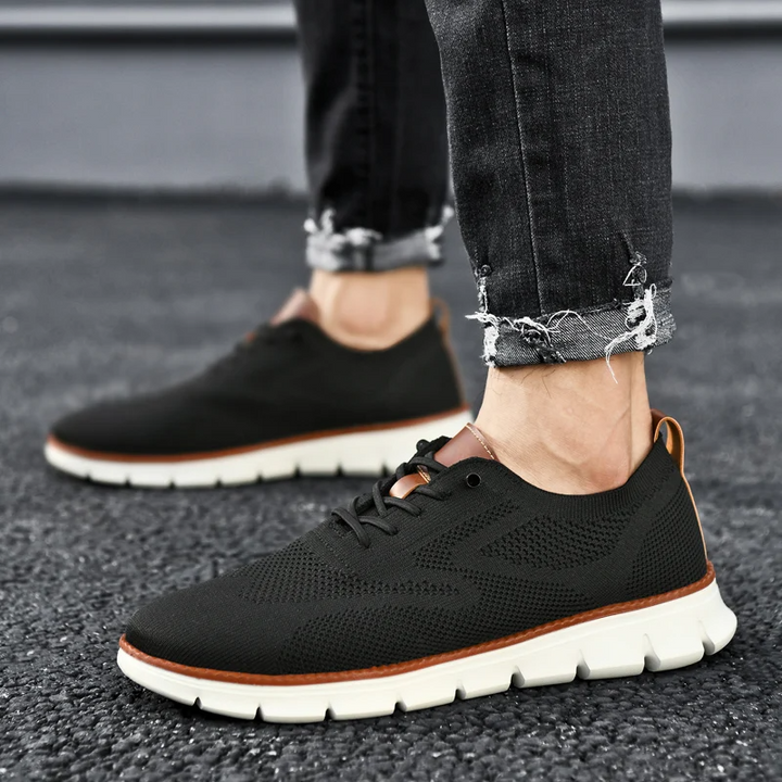 Men's versatile UrbanFlex sneakers, ideal for athletic activities and everyday use.