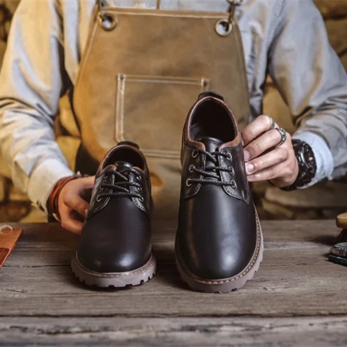 Formal black men's Oxfords, Cedar Ridge classic design, perfect for professional settings.