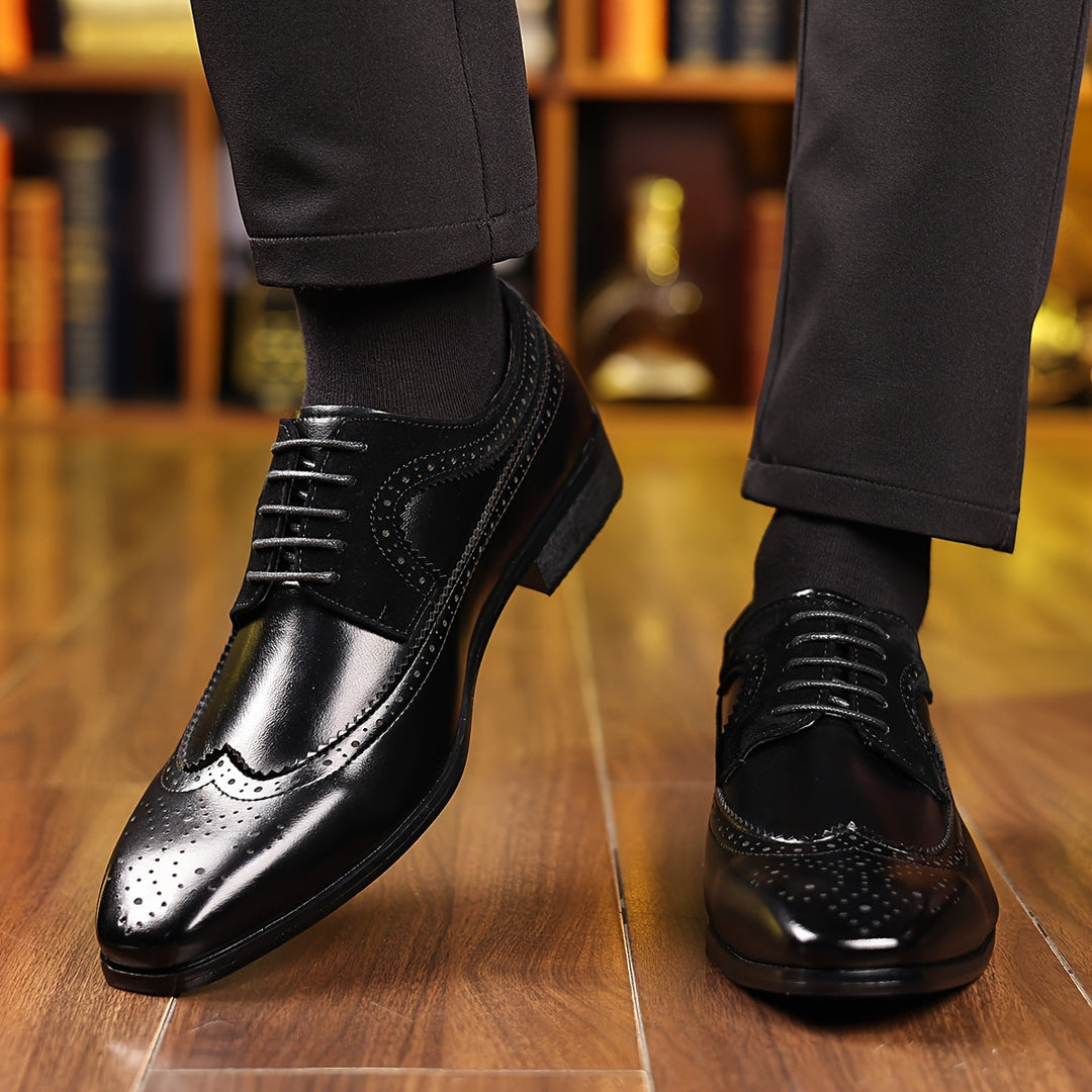 Luxurious men's leather Oxford brogue shoes, a classic choice for professional and formal wear.