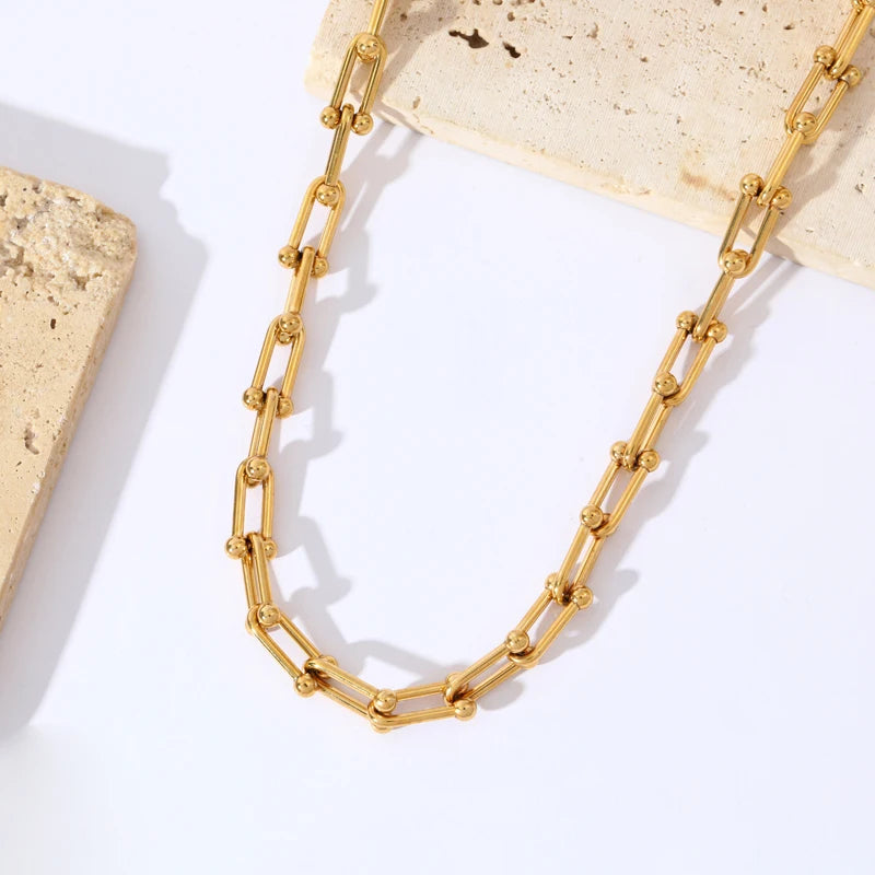Versatile gold link chain jewelry set for women, a must-have fashion accessory for any occasion.
