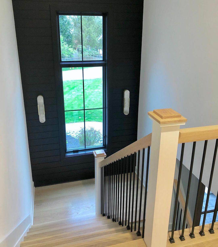 Langgestreckte Alabaster-Wandleuchte