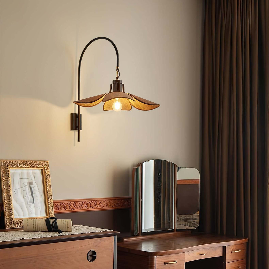 Blütenblätter Wandleuchte modern Stoff Designleuchte