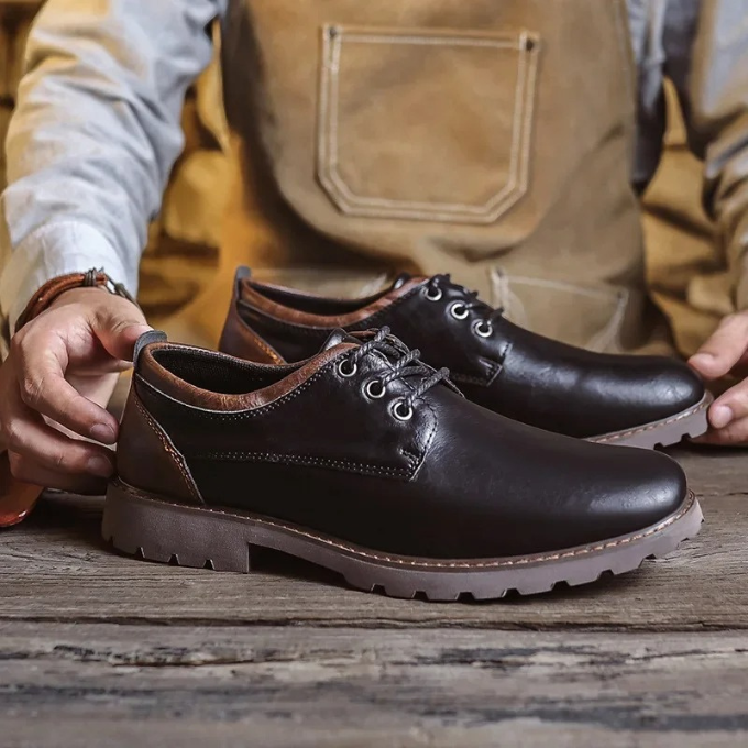 Stylish dark brown men's Oxfords, Cedar Ridge brand, durable and comfortable for daily wear.