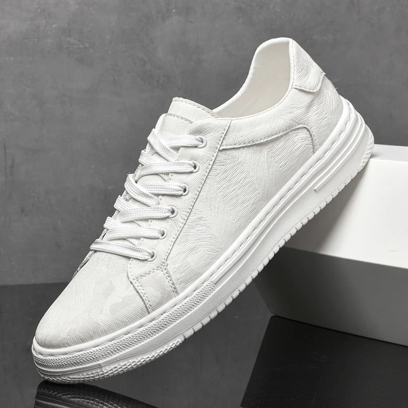 Sand colored men's casual sneakers, perfect for everyday comfort and versatile modern fashion.
