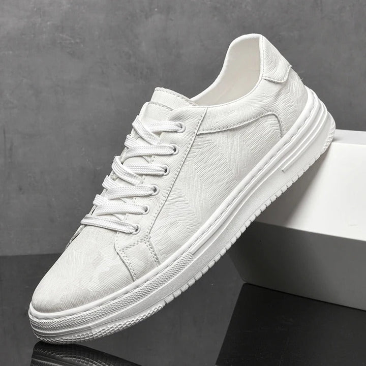 Sand colored men's casual sneakers, perfect for everyday comfort and versatile modern fashion.