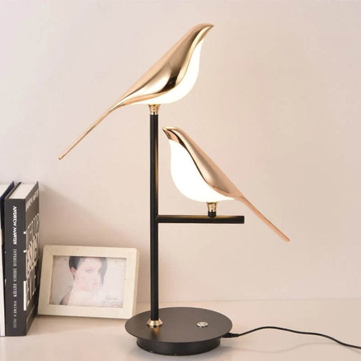 Moderne LED-Tischleuchte Vogel Design