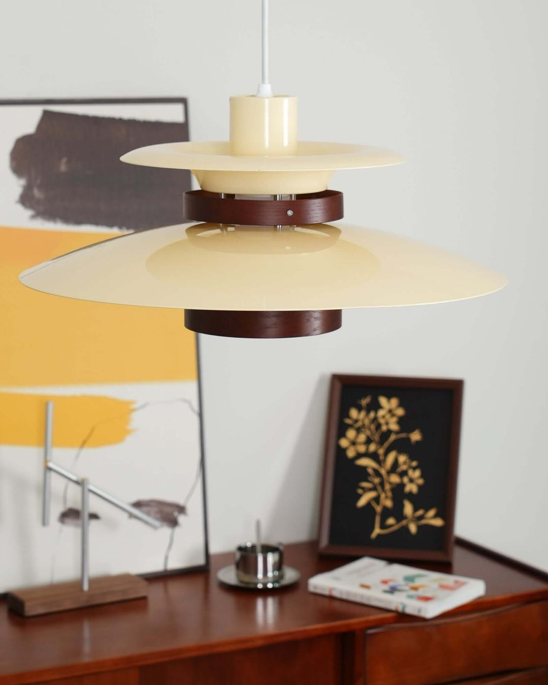 Moderne Metall-Pendelleuchte