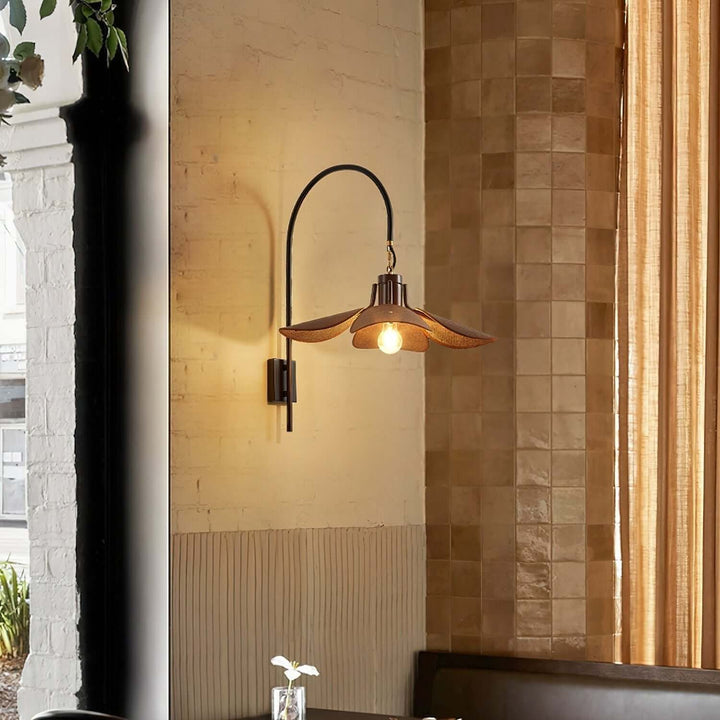 Blütenblätter Wandleuchte modern Stoff Designleuchte