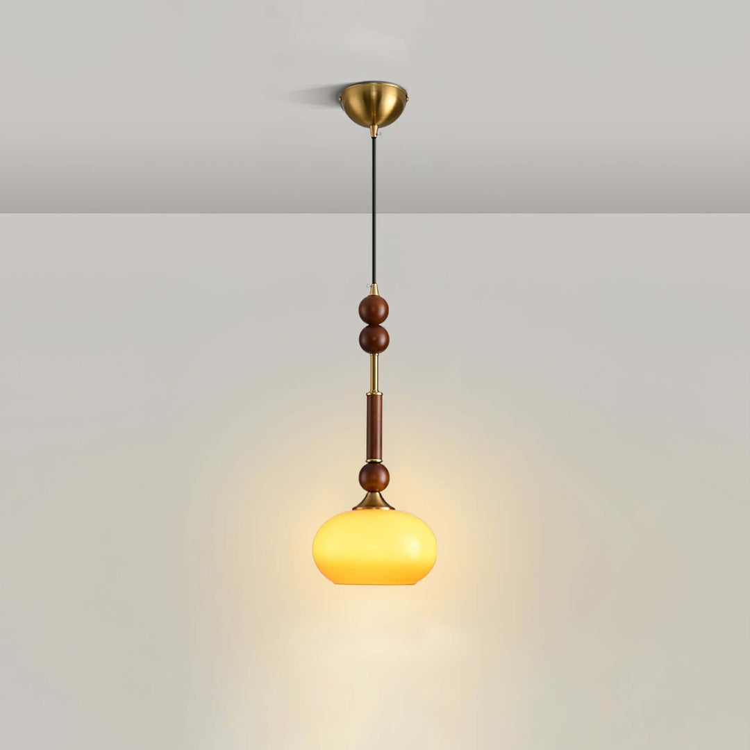 Elegante Pendelleuchte mit Glaslampenschirm