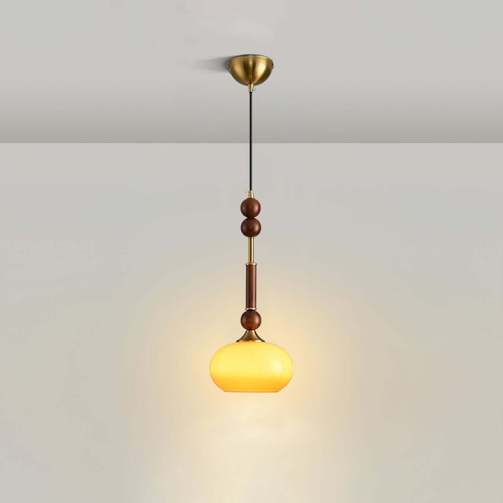 Elegante Pendelleuchte mit Glaslampenschirm