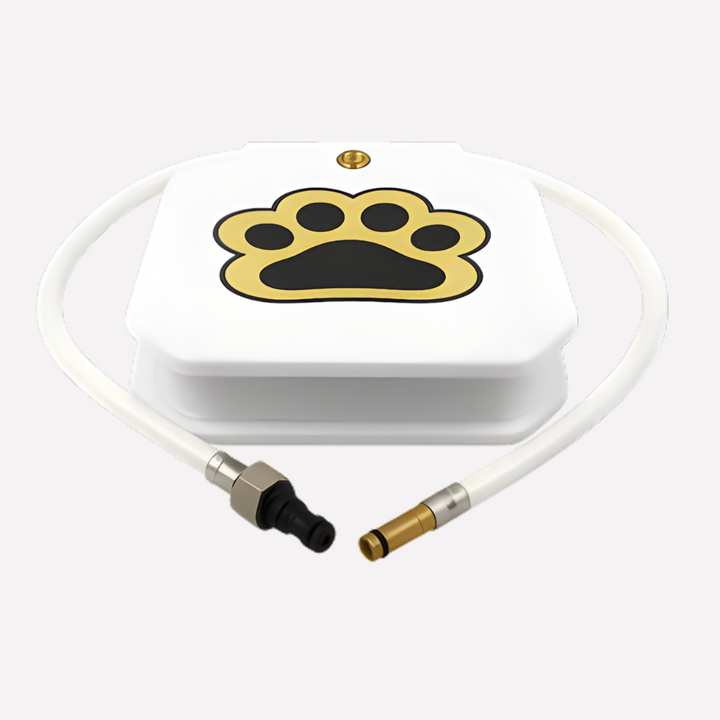 Interactive pet water dispenser for dogs, pedal-activated. Essential outdoor gear for summer hydration & play.