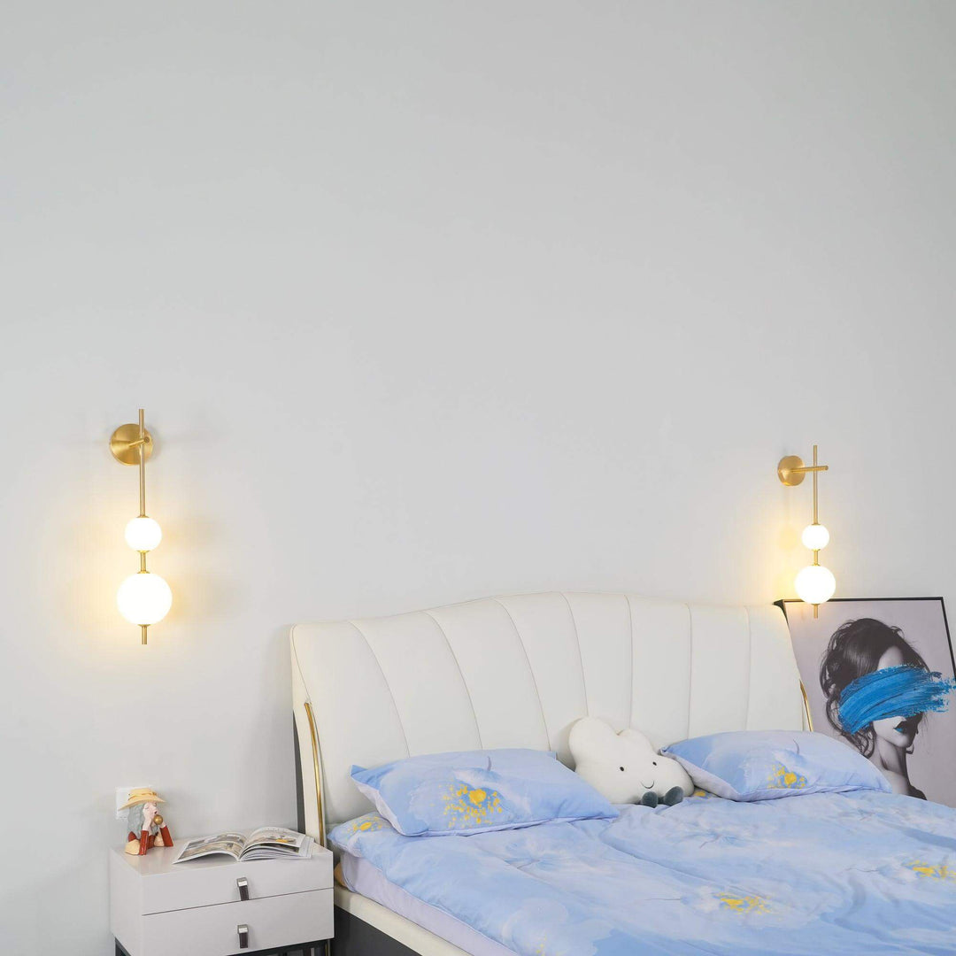 Vertikale Kugel-Wandleuchte Goldoptik