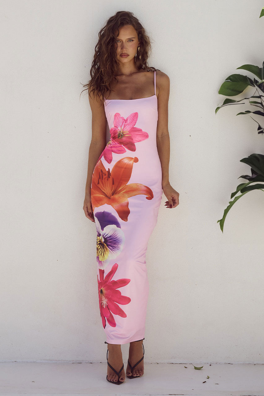 Women's summer floral maxi dress, a bohemian style long dress with a beautiful print for effortless chic.