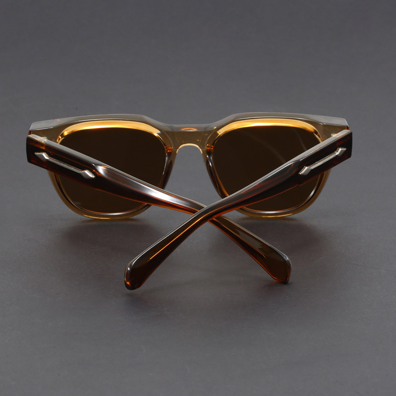 Stylish retro polarized sunglasses, unisex design with UV400 protection.