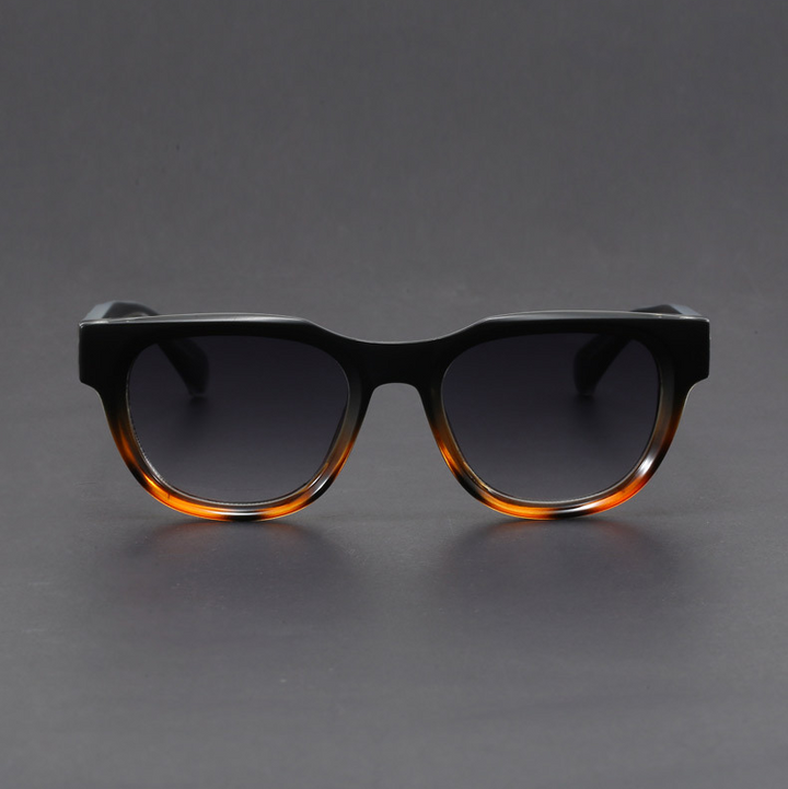 Unisex eyewear: retro square polarized sunglasses for ultimate protection.