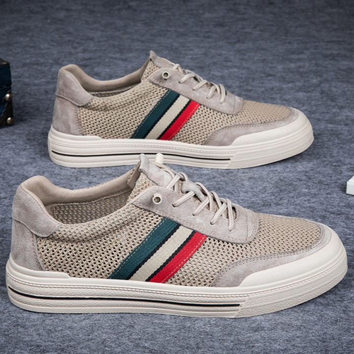 Everyday style men's sneakers featuring a retro and sporty lace-up design.