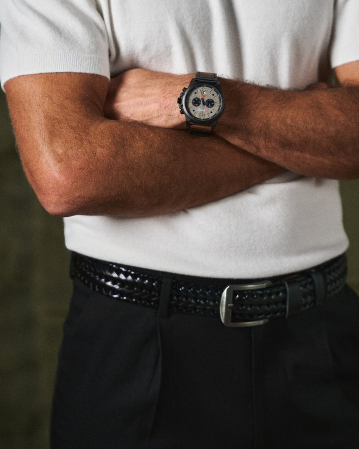Gift for men: Classic leather strap watch, a sophisticated chronograph accessory.