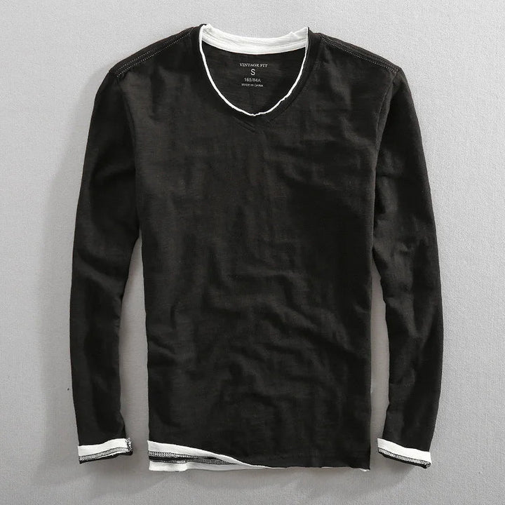 Casual men's V-neck shirt, Nightfall. Comfortable short sleeve, tailored fit for everyday wear. A classic wardrobe essential.