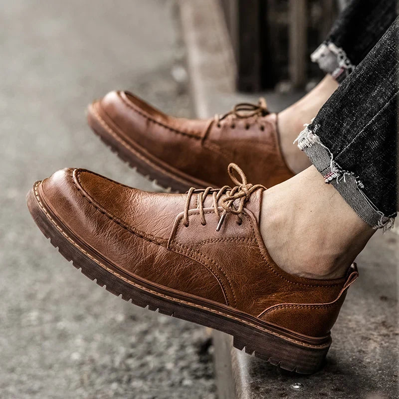 Comfortable men's Trenton casual shoes, durable and stylish for everyday wear. Classic style brown lace-ups.