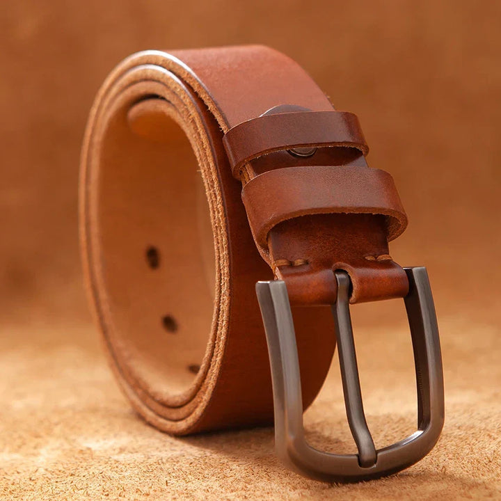 High-quality men's genuine leather belt, classic style with a vintage buckle. Perfect for everyday wear.