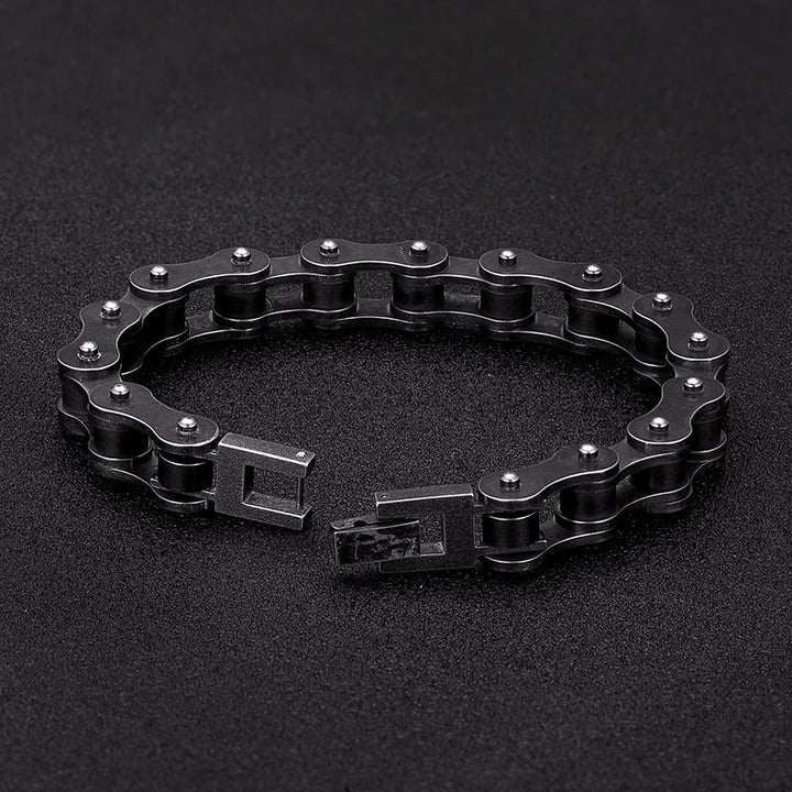 Men's black stainless steel chain bracelet, ideal for motorcycle style & biker jewelry lovers. Vintage accessory.