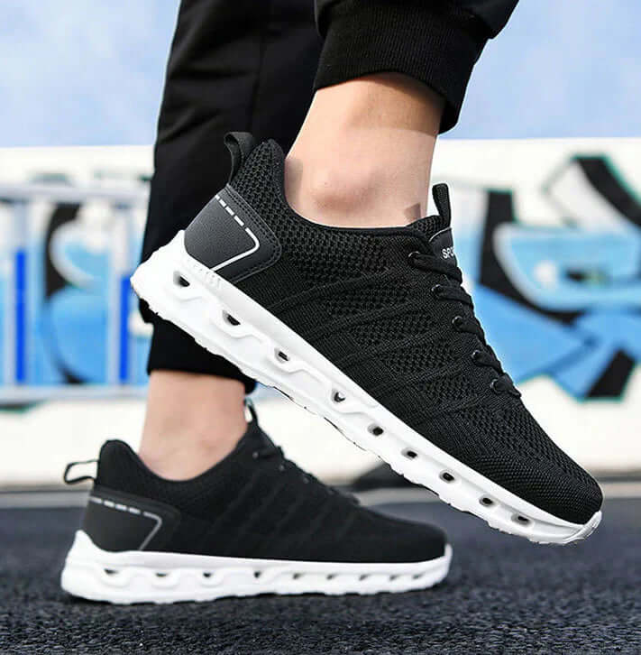 Breite Zehenbox & Federnde Sohle