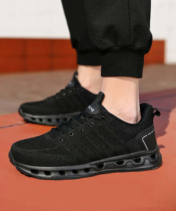 Breite Zehenbox & Federnde Sohle