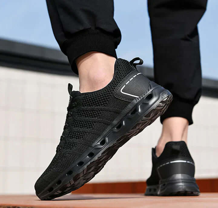 Breite Zehenbox & Federnde Sohle