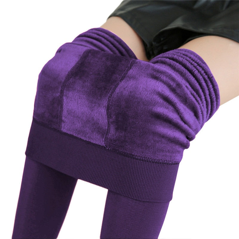 Comfortable women's winter leggings, ideal everyday bottoms for chilly days.