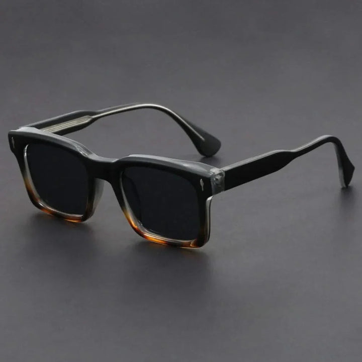 Stylish unisex square eyewear with polarized lenses for clear vision.