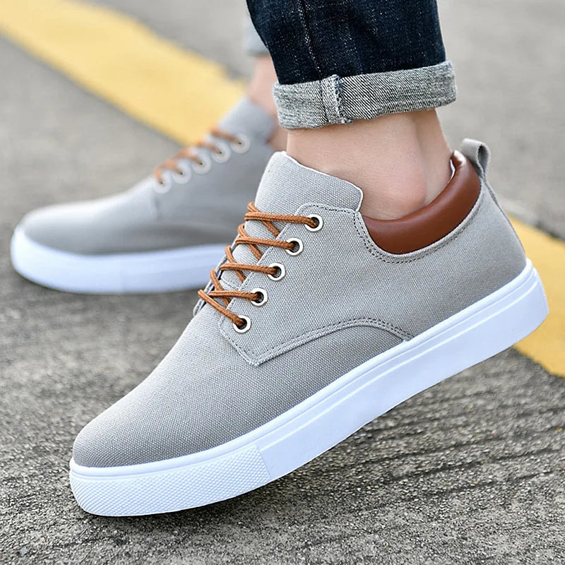 Men's minimalist black formal dress shoes, sleek & comfortable for everyday elegance.