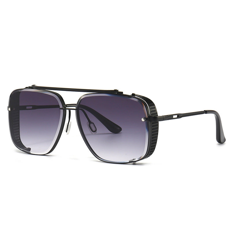 Unisex fashion sunglasses with UV400 lenses, stylish metal frame for eye protection.