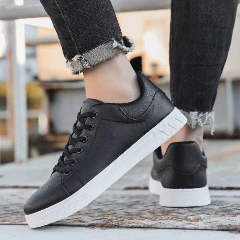 Sleek men's casual shoes, a versatile classic for everyday comfort and fashion. Great for walking.